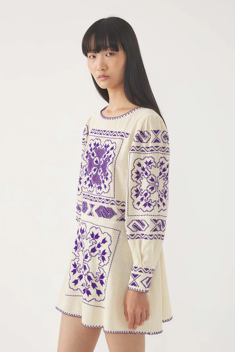 Robe brodée Milos