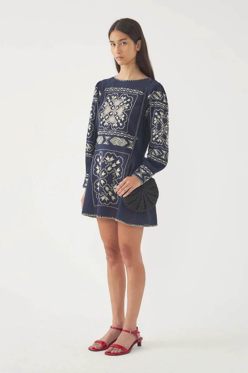Robe brodée Milos