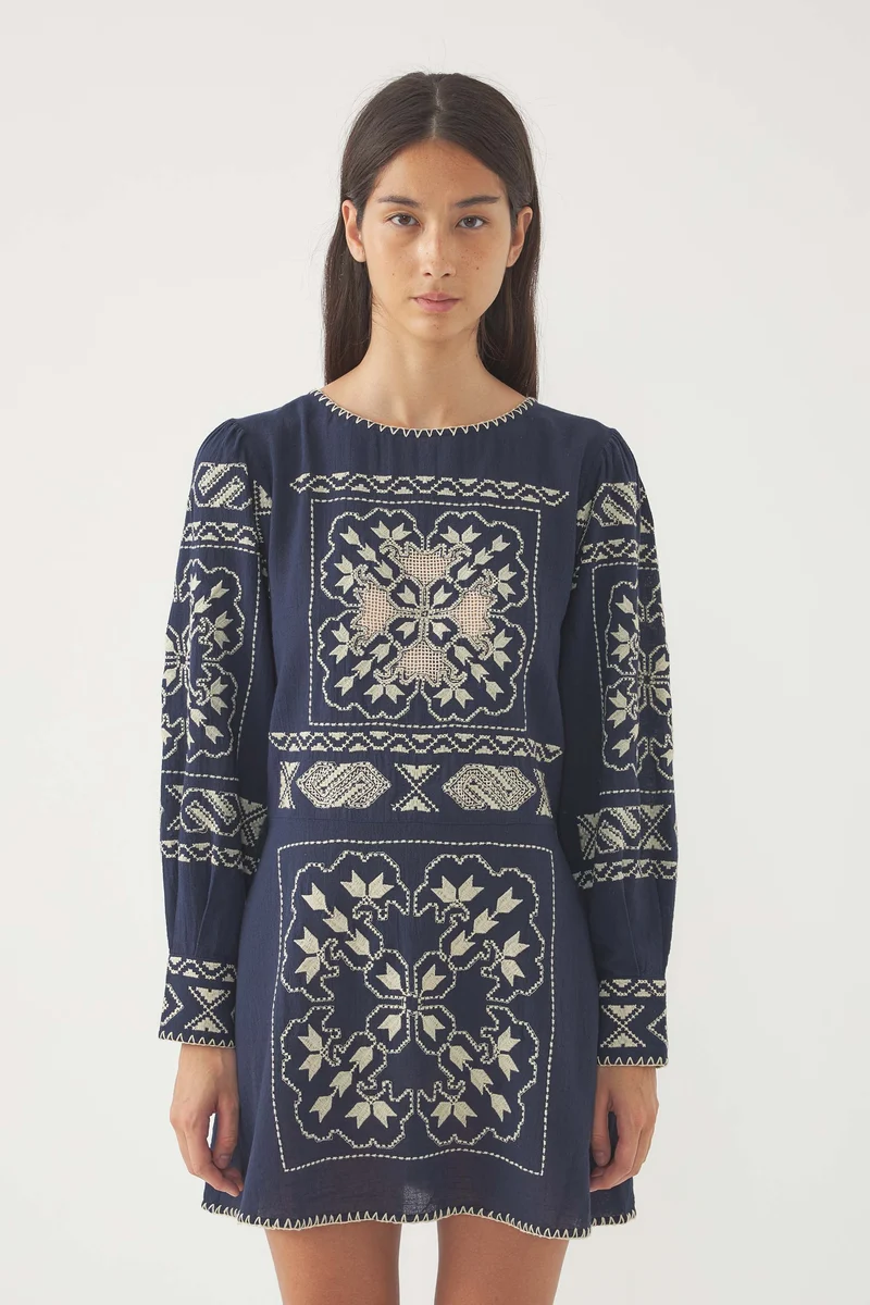 Robe brodée Milos