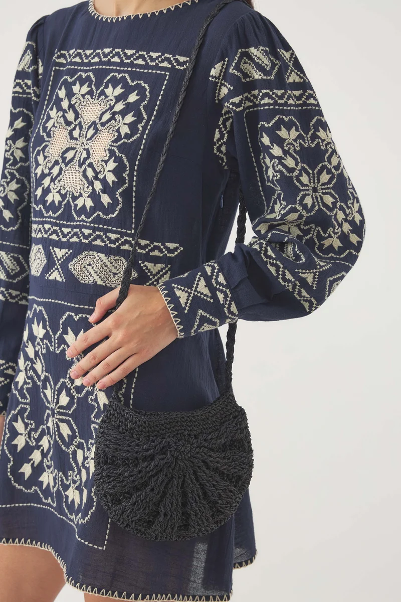 Robe brodée Milos