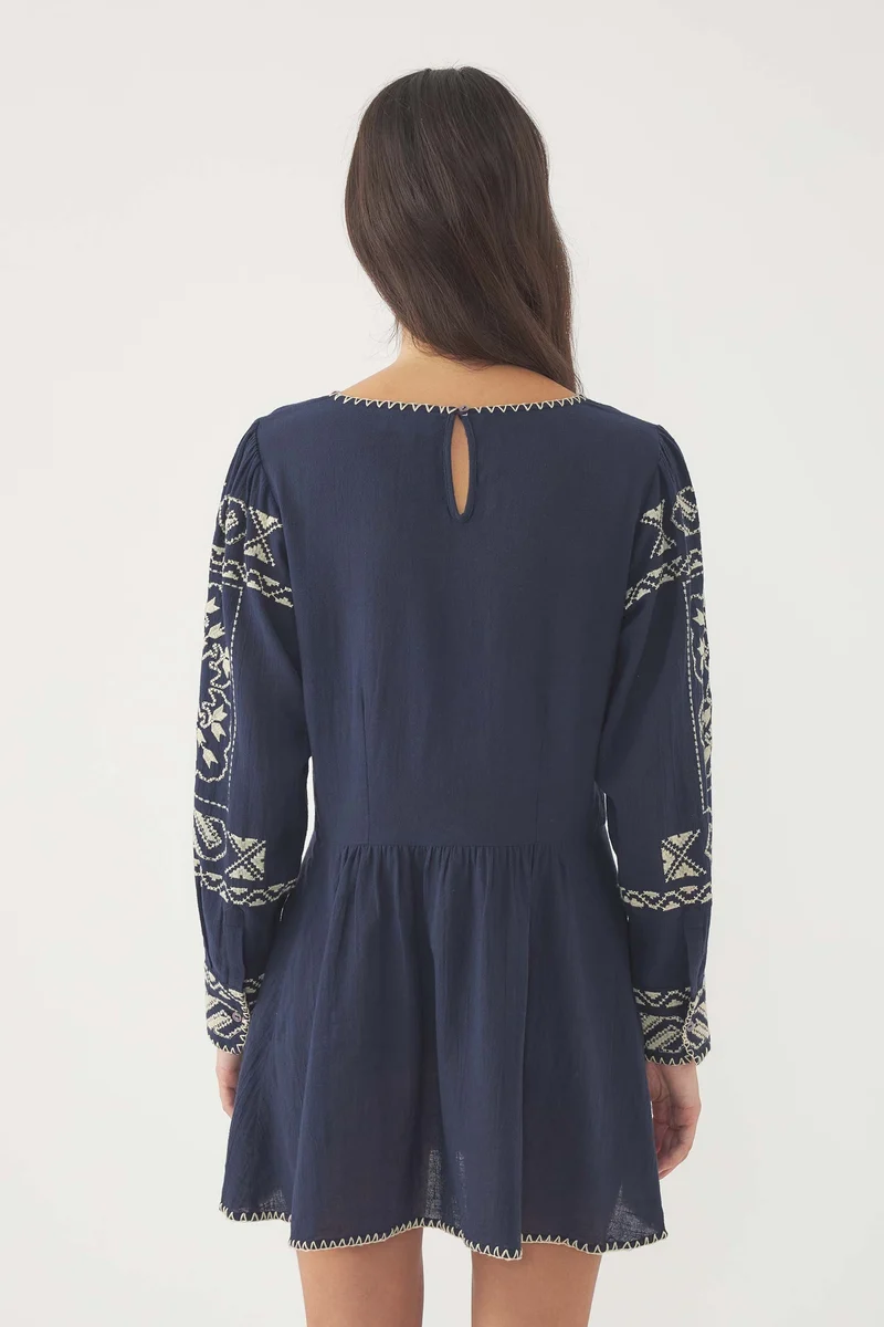 Robe brodée Milos
