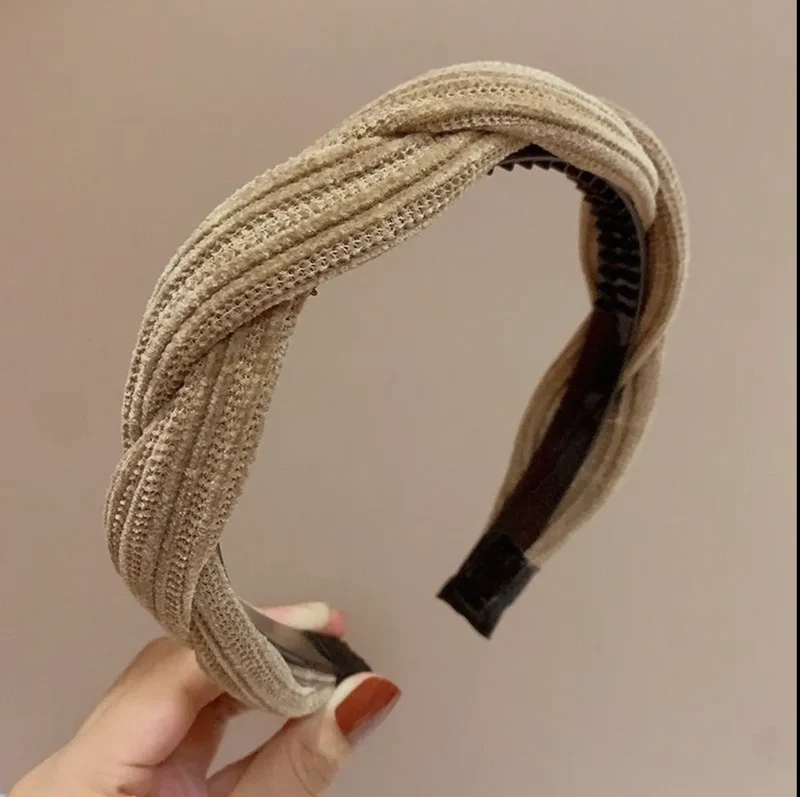 Headband Cross Braids with wide teeth