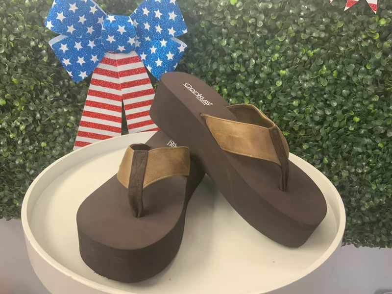 Corkys mai tai flip flops