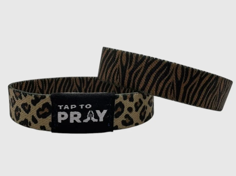 Versible Tap to Pray Wristband