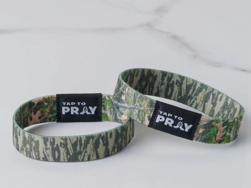 Versible Tap to Pray Wristband