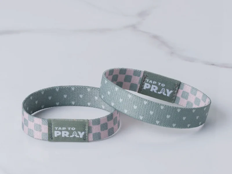 Versible Tap to Pray Wristband