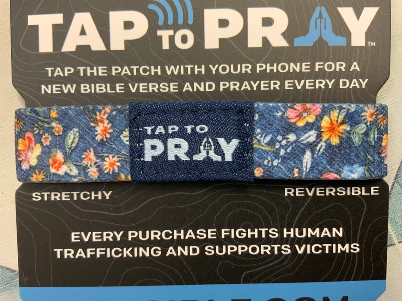 Versible Tap to Pray Wristband