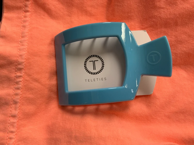 Teleties medium square flat clip