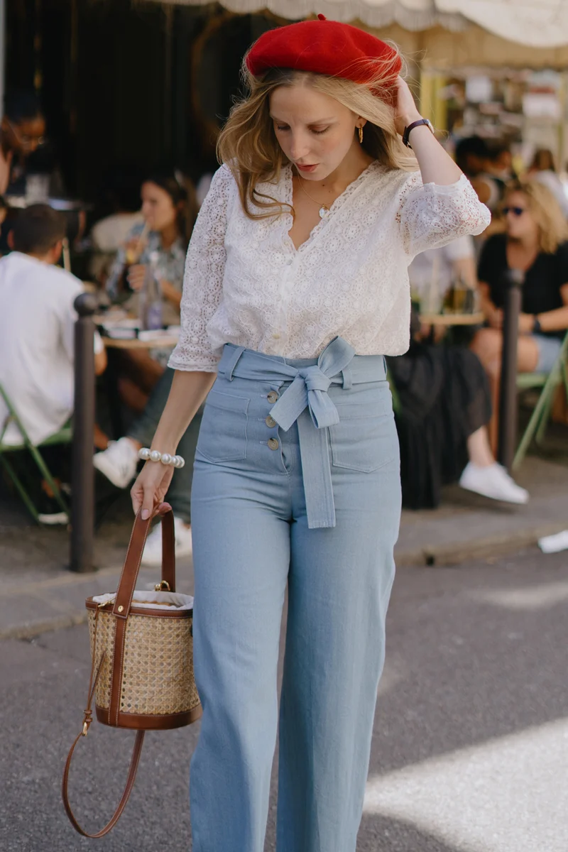 Jean bleu ciel Misha – Coupe flare en coton upcyclé, made in France