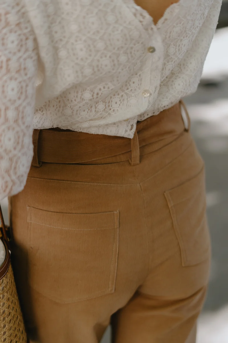 Pantalon velours côtelé femme taille haute – élégant et confortable