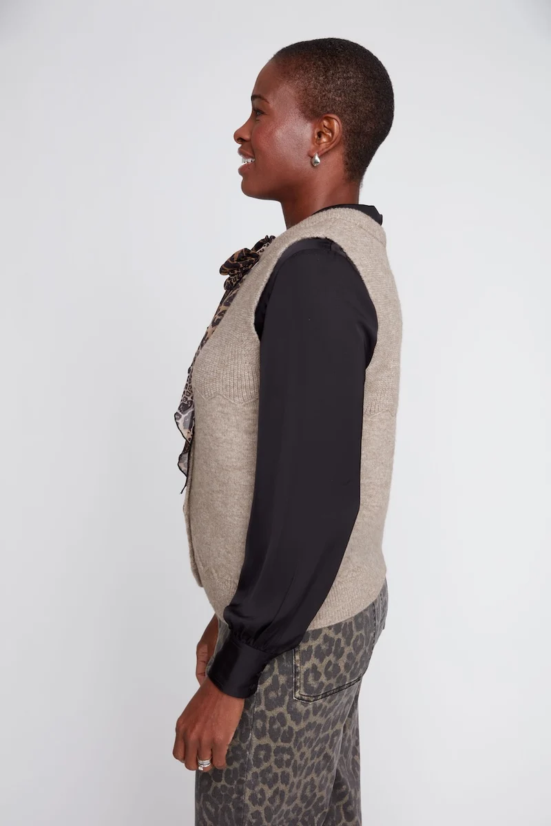 La veste en tricot avec foulard léopard Renuar | R6006-4481