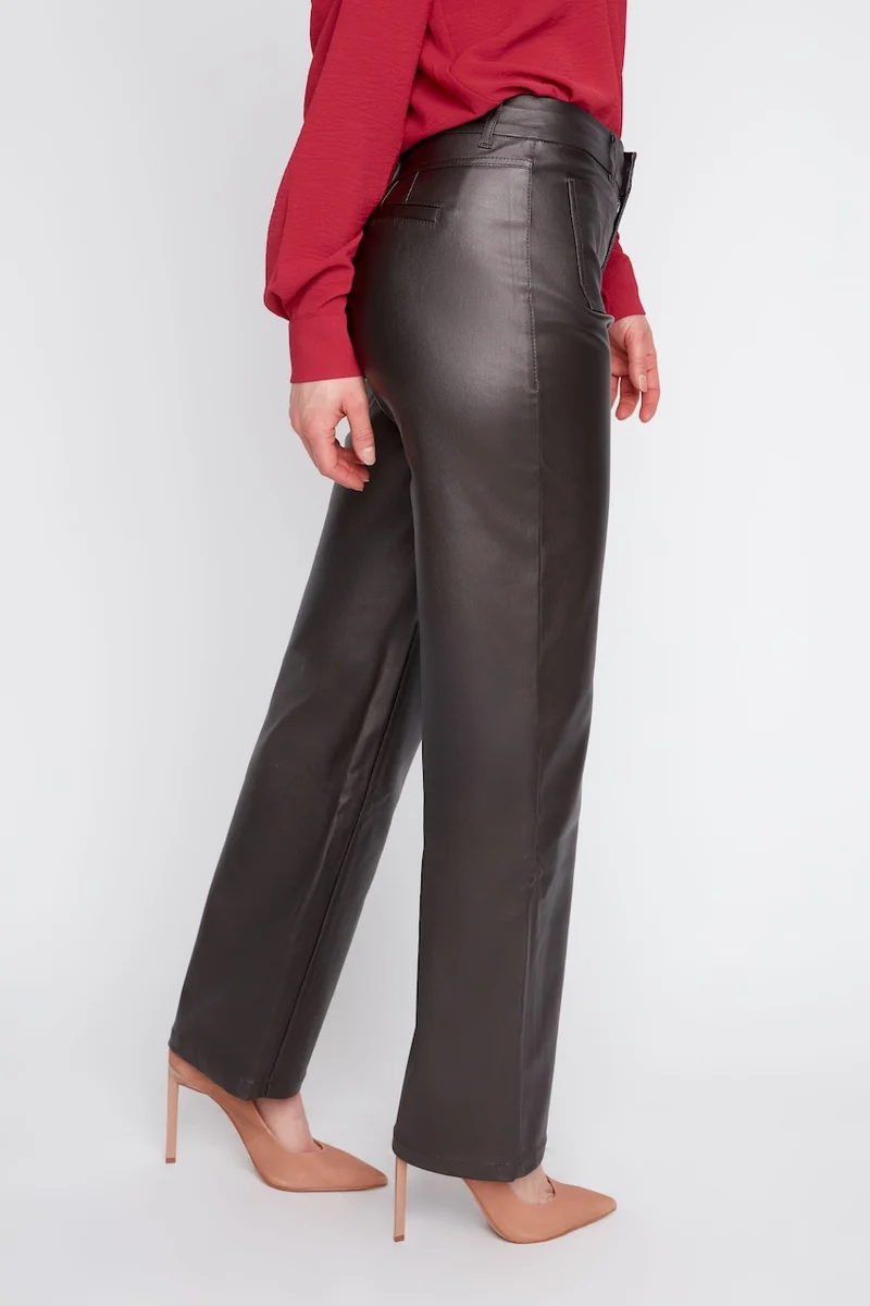 Le pantalon droit effet cuir Renuar | R11088-E3054