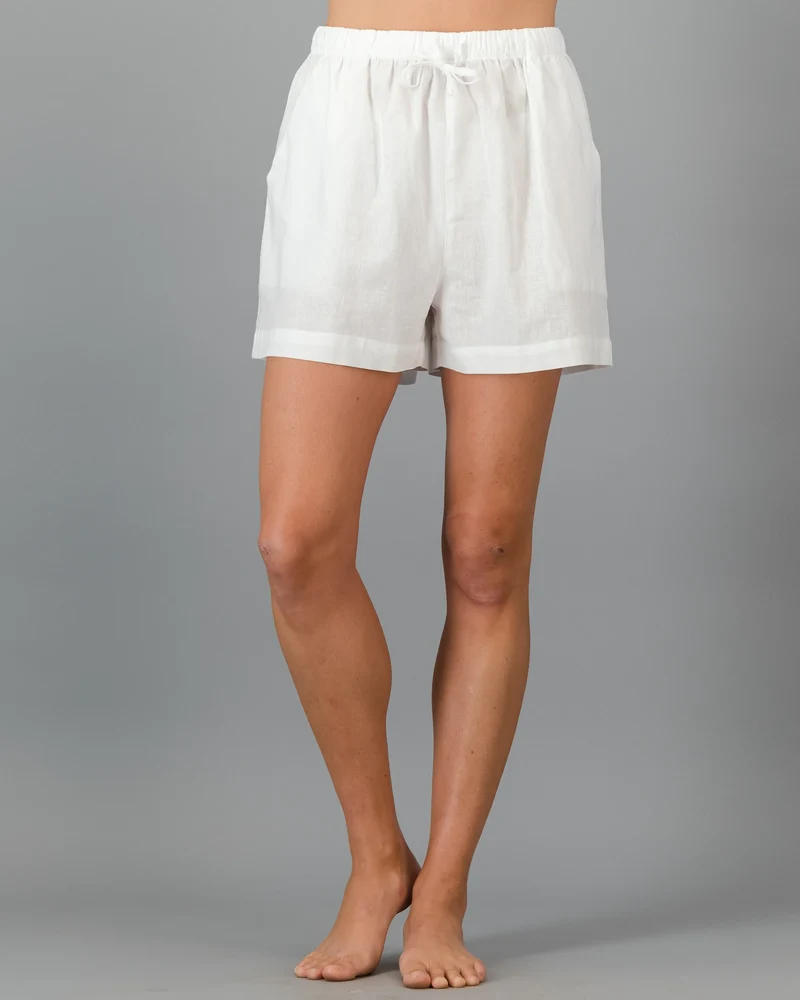 Ladie's white linen shorts