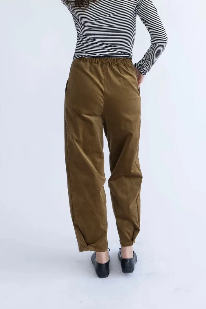 RIGHTFUL OWNER Pantalon Tucker - Vert