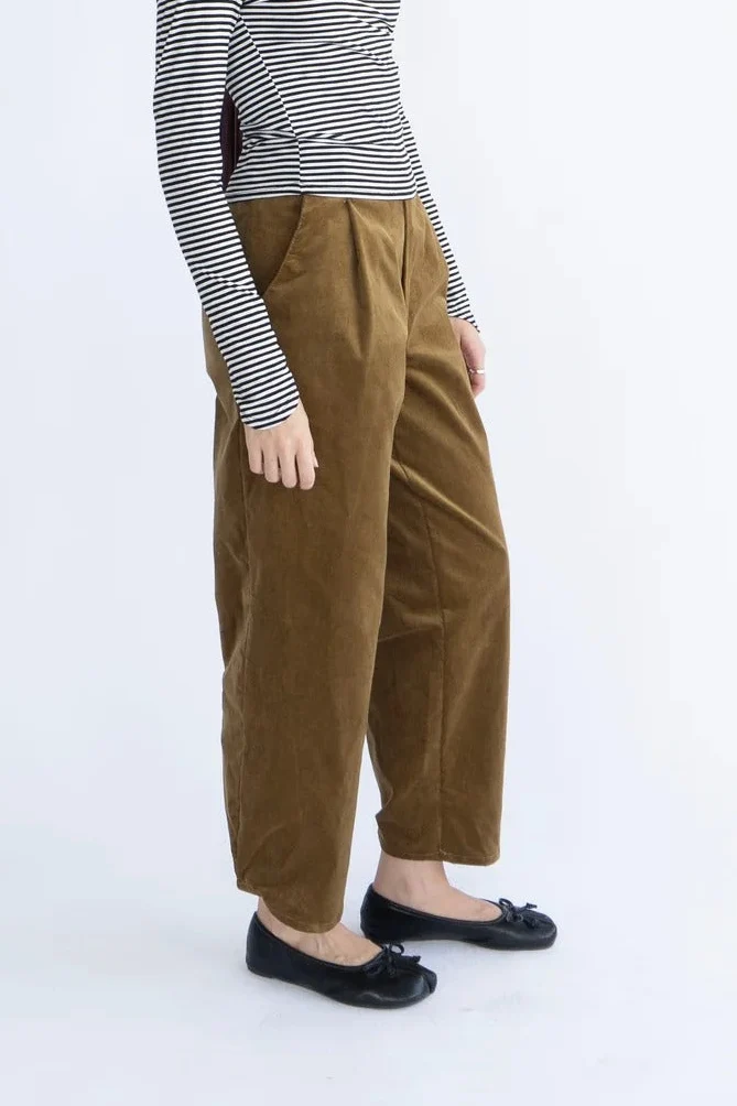 RIGHTFUL OWNER Pantalon Tucker - Vert
