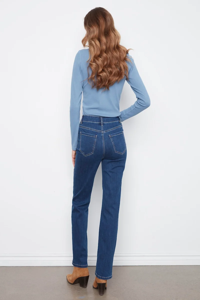 Le jean droit à broderies florales Charlie B | C5808-431A