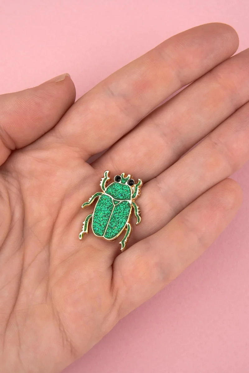 COUCOU SUZETTE Pin's Scarabée