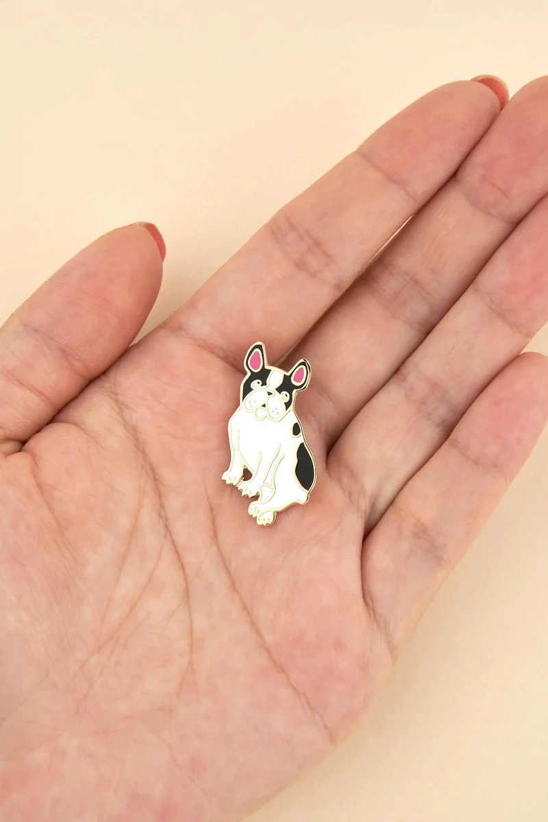 COUCOU SUZETTE Pin's Bouledogue