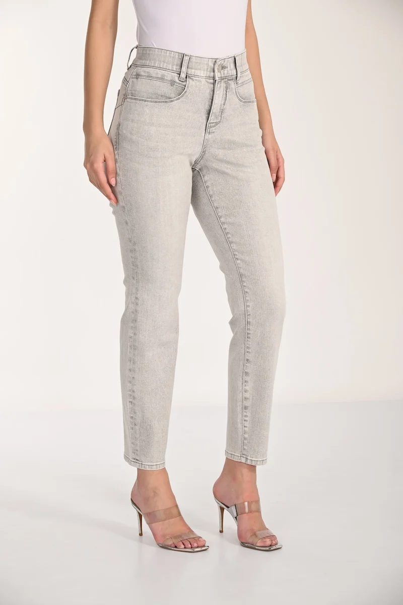 Le jean basic taille haute de Frank Lyman | 213126U