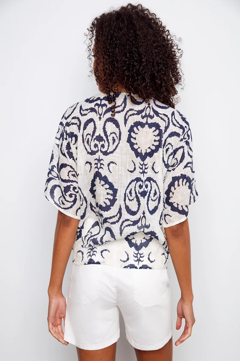 Le haut imprimé paisley Charlie B. | C4403WP-274C