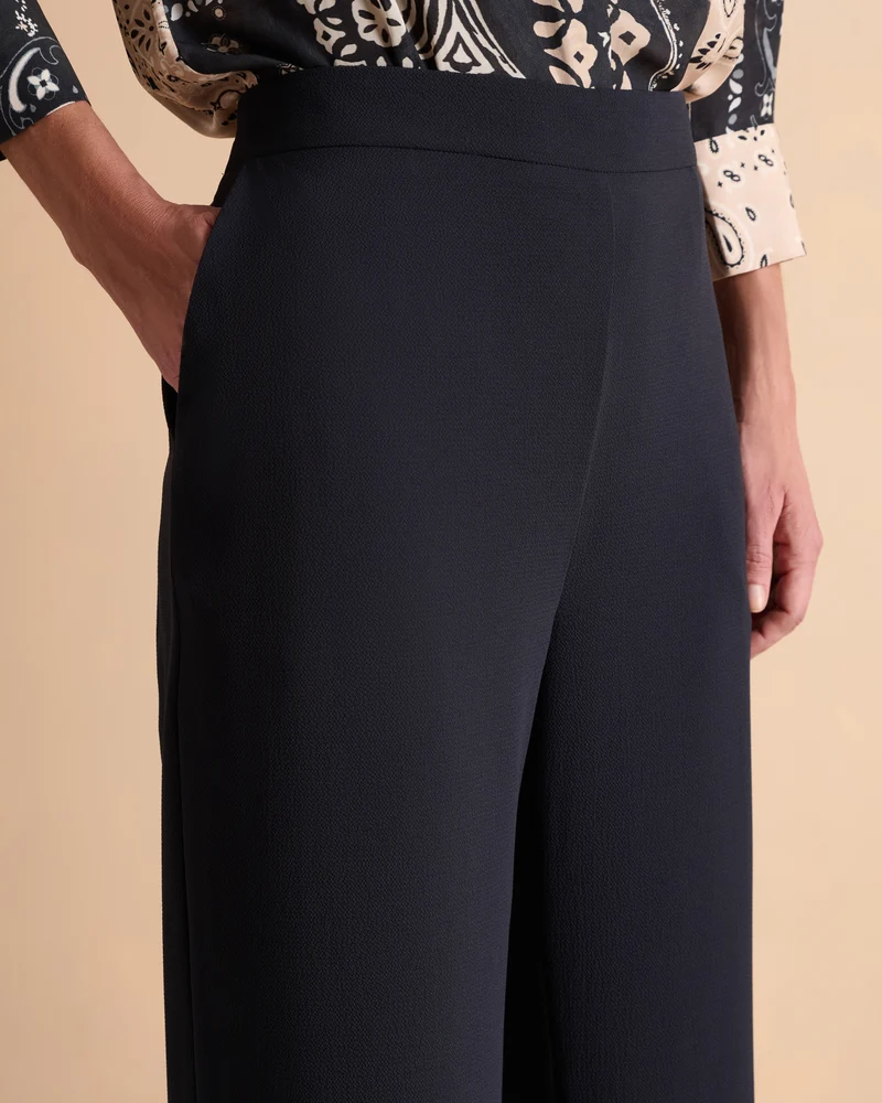 Pantalon noir large et fluide PORTOROSSO14/14019/500
