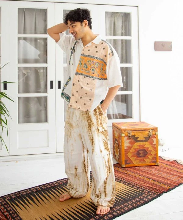 Pantalon en jean brodé de miroirs