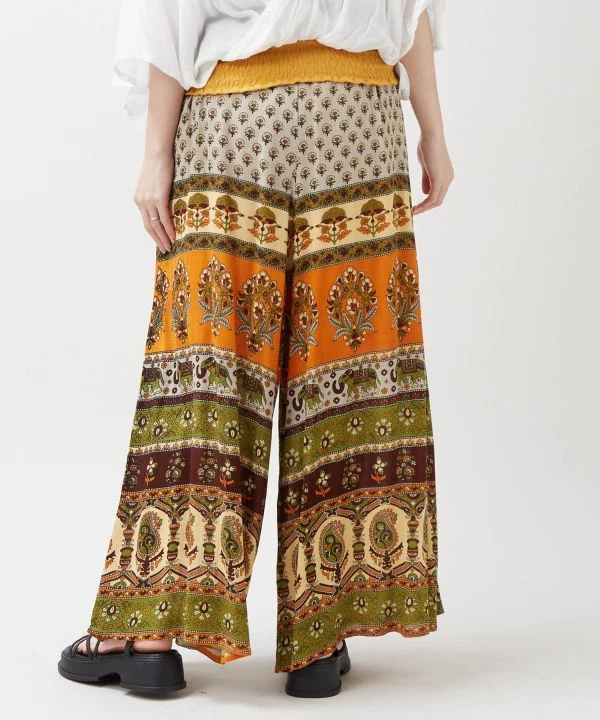 Pantalon bohème aux tons terreux