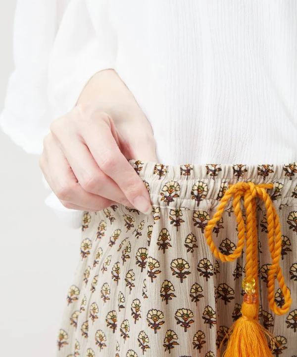 Pantalon bohème aux tons terreux