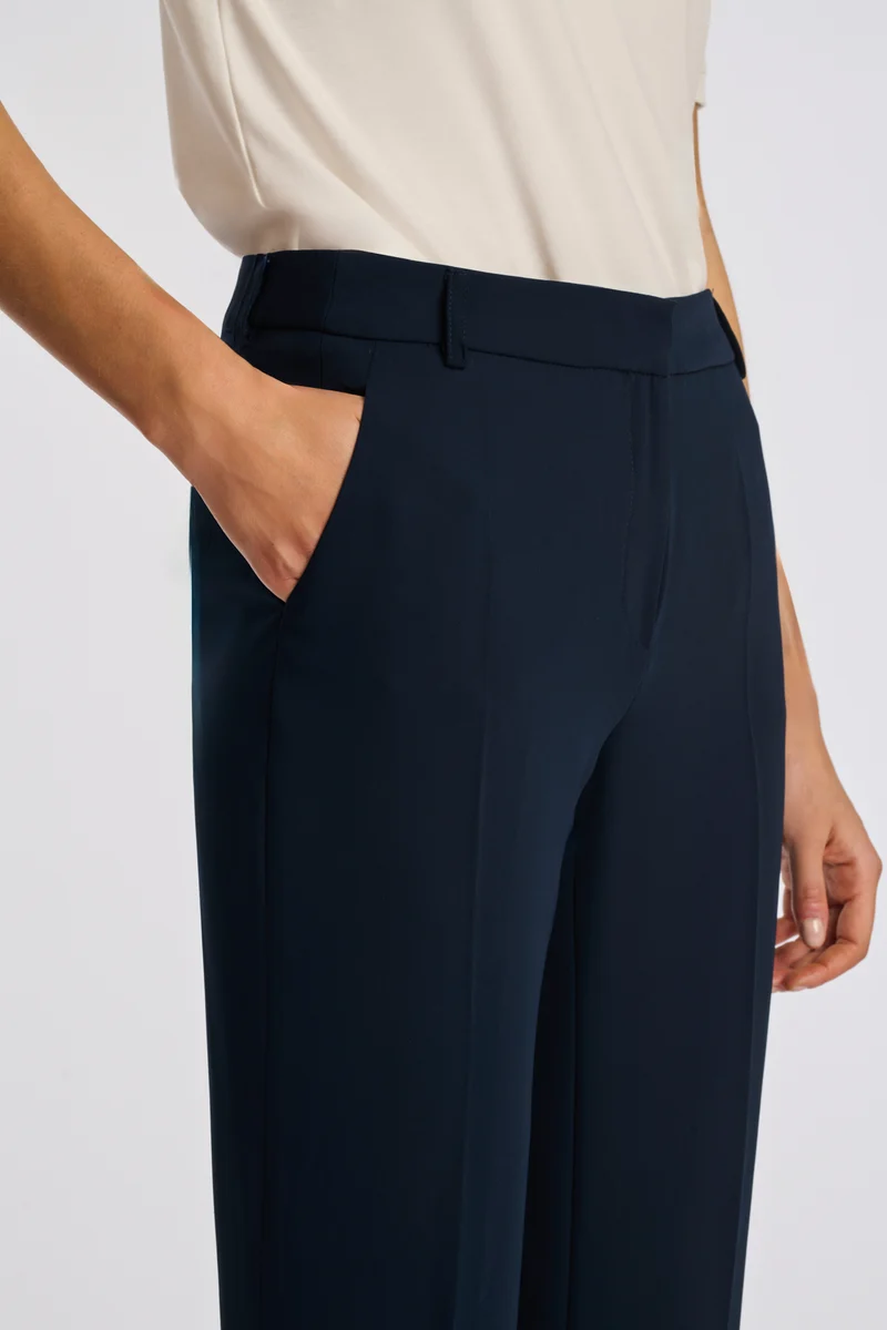 Pantalon cigarette en microfibre