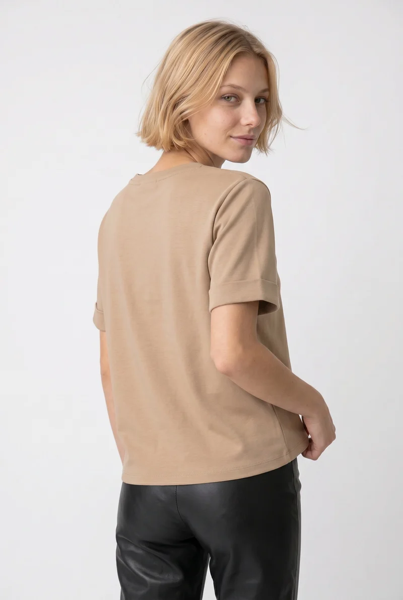 T-shirt lips
