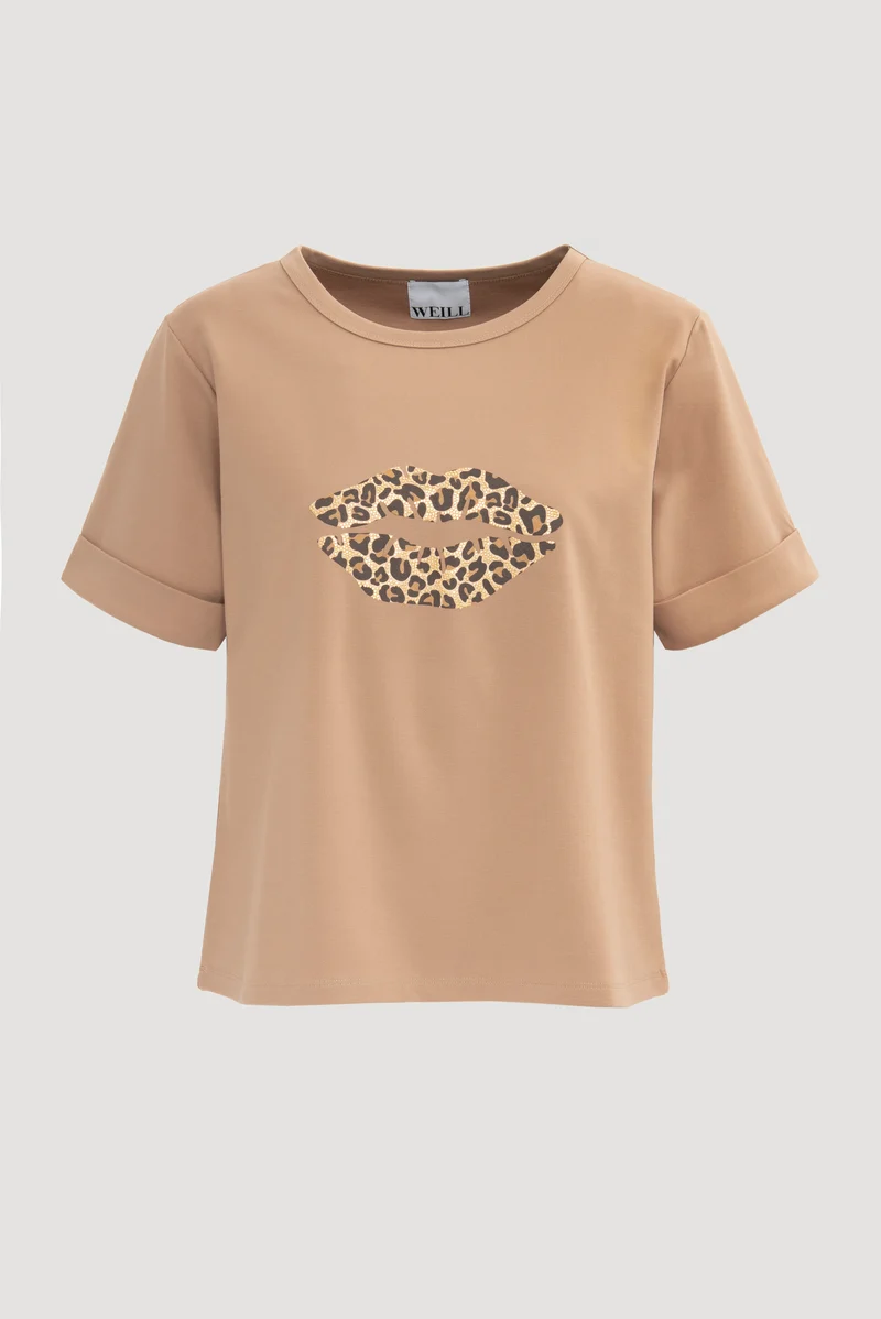 T-shirt lips