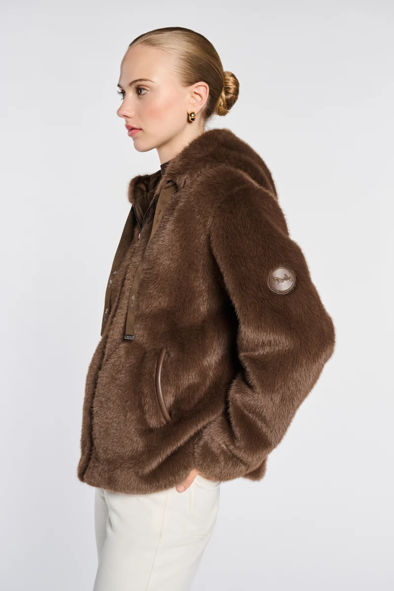 Blouson en éco-fourrure
