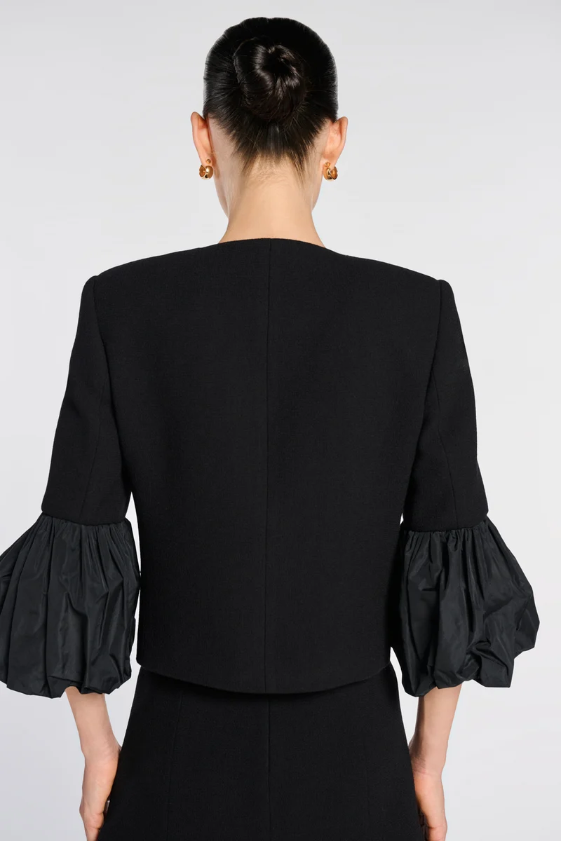 Veste à manches bouffantes