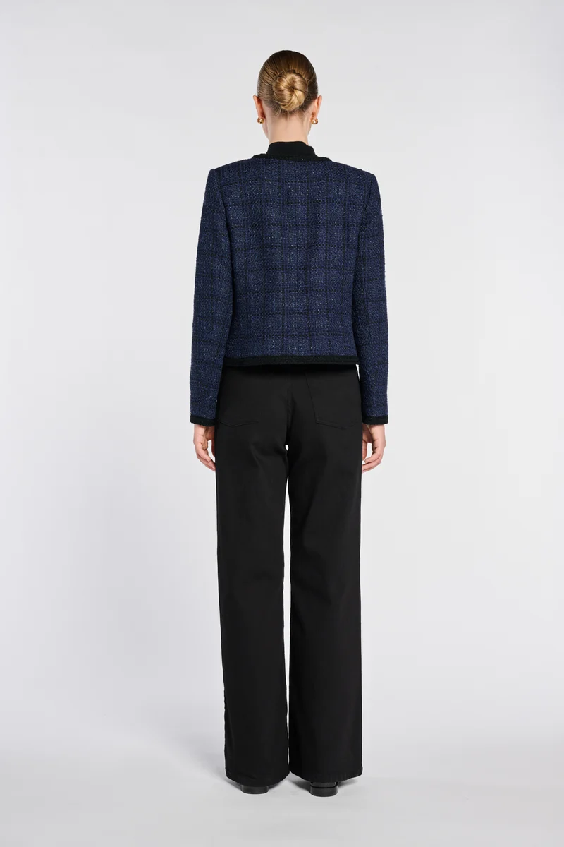 Veste en tweed galonée
