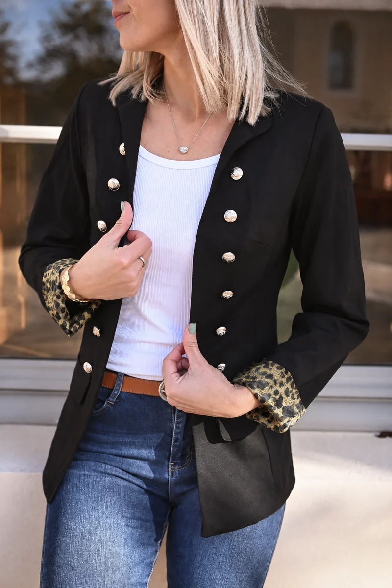 Veste officier noire boutons dorés revers léopard Astrid