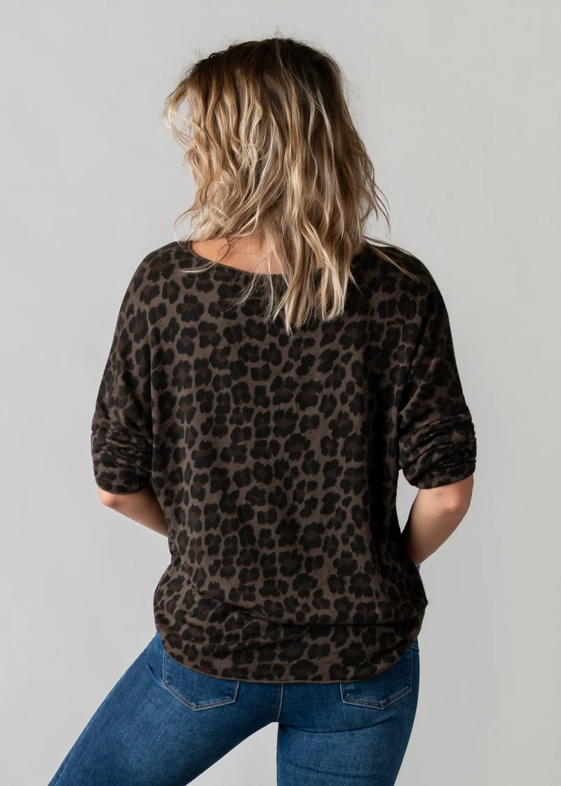 Pull fin col V léopard chocolat Carla
