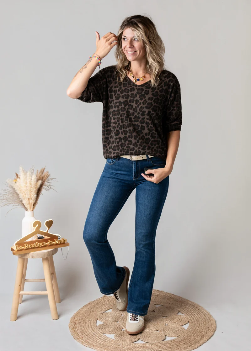 Pull fin col V léopard chocolat Carla