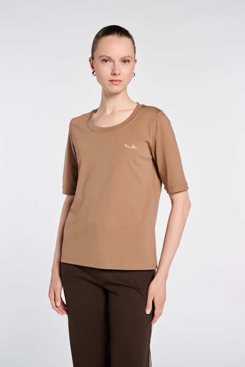 T-shirt logo