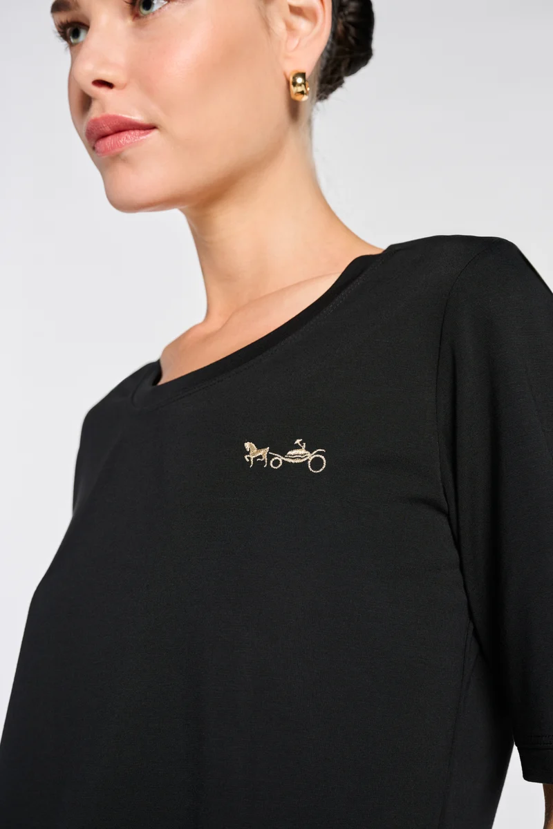 T-shirt logo