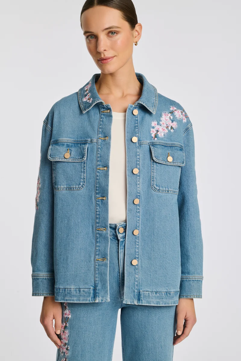Blouson en jean brodé