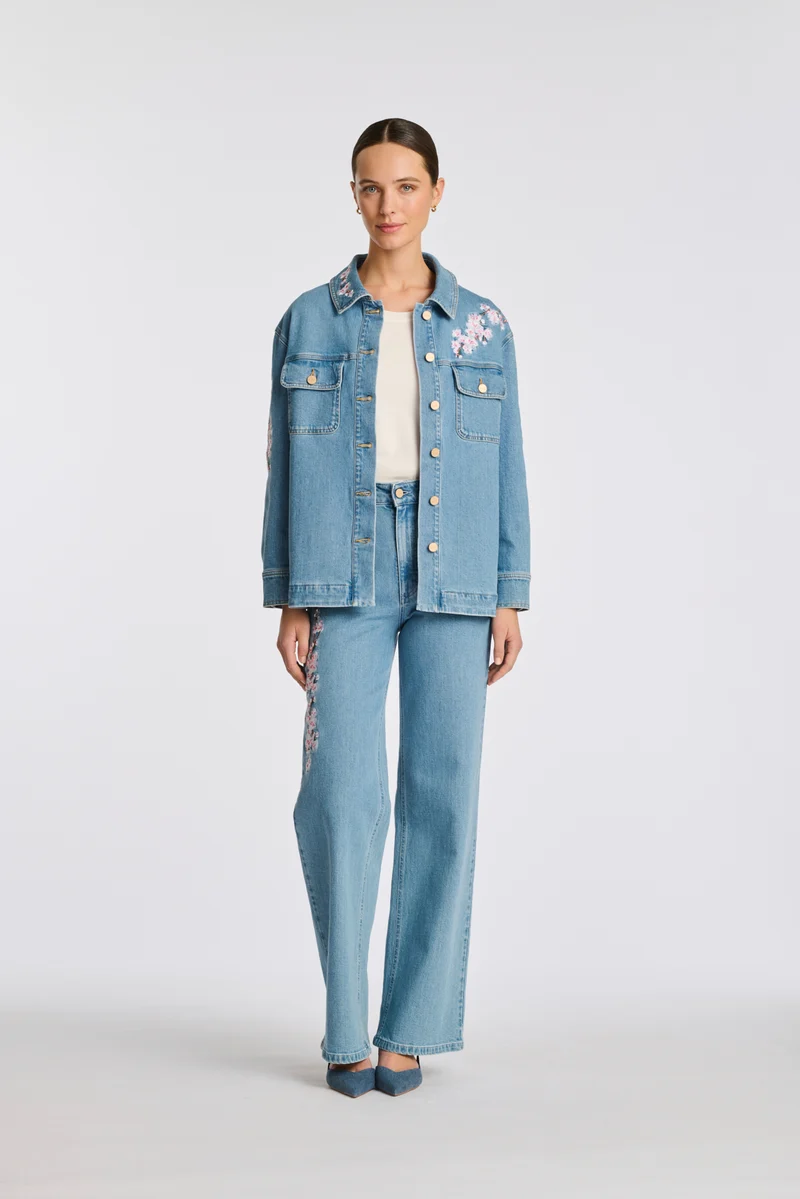 Blouson en jean brodé