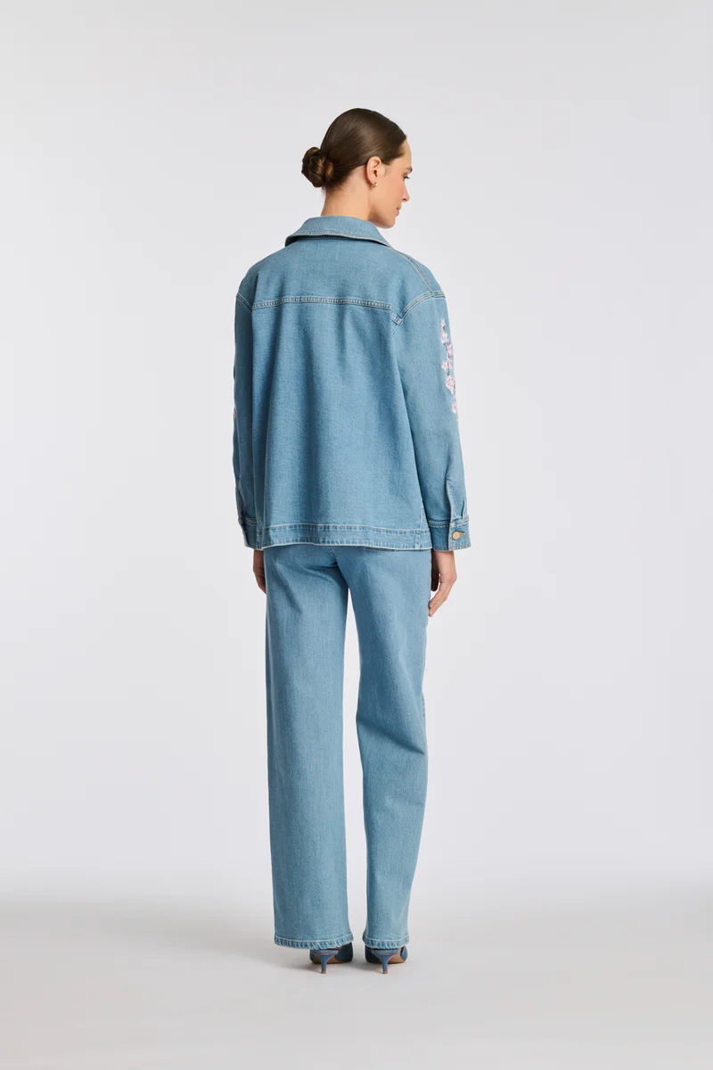 Blouson en jean brodé