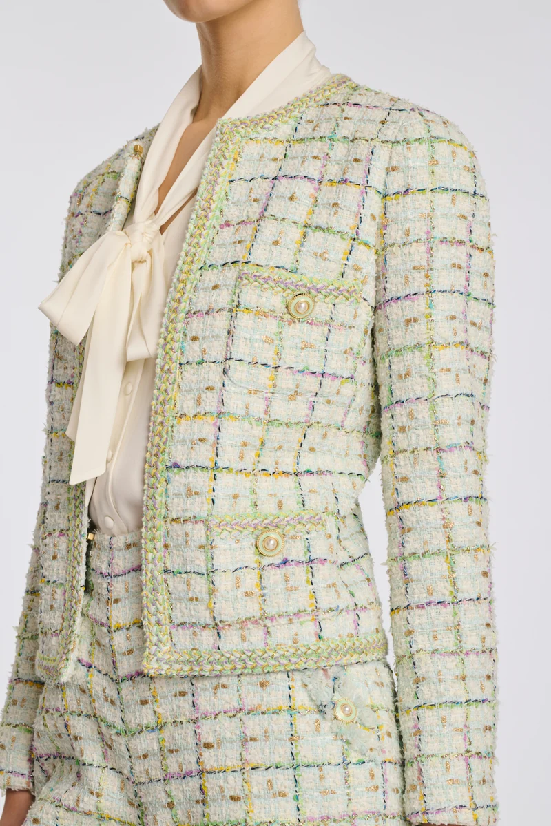 Veste en tweed pastel galonnée