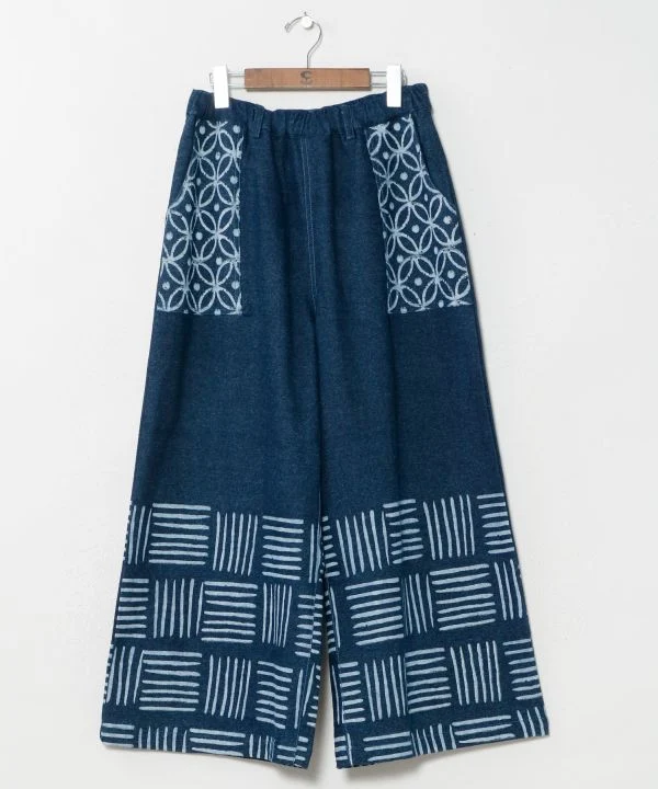 Pantalon en denim à motif imprimé