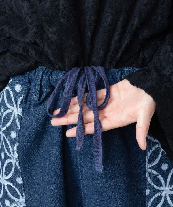 Pantalon en denim à motif imprimé