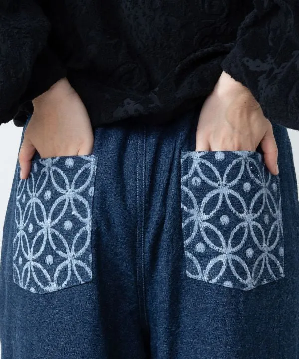 Pantalon en denim à motif imprimé