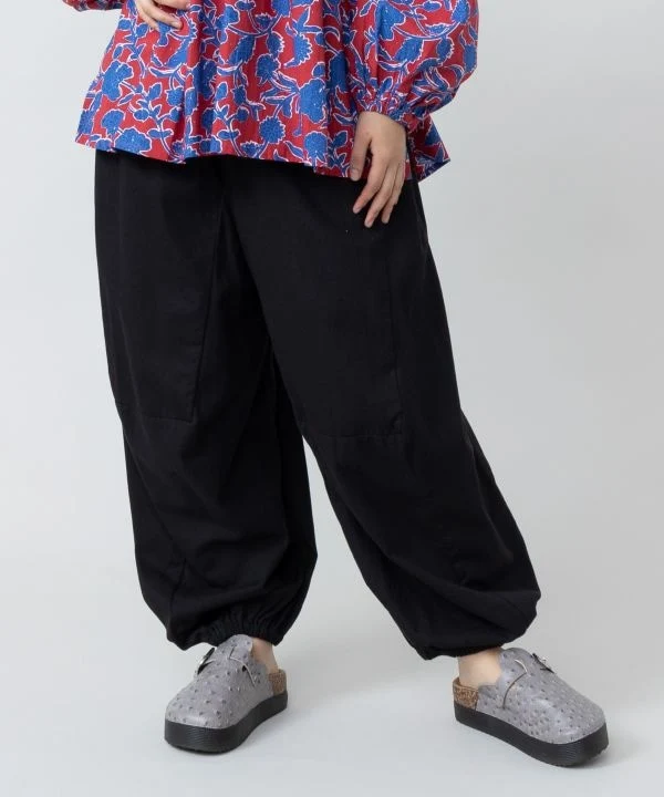 Pantalon à cordon de serrage à la silhouette décontractée et galbée