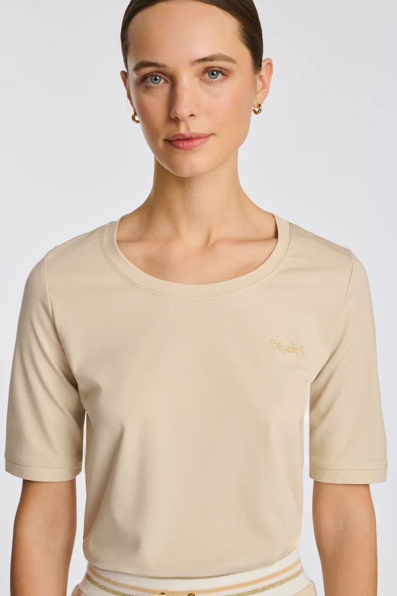 T-shirt logo