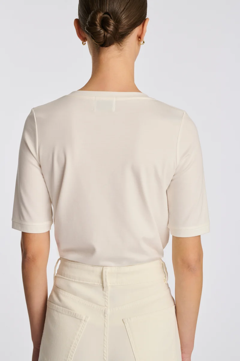 T-shirt logo