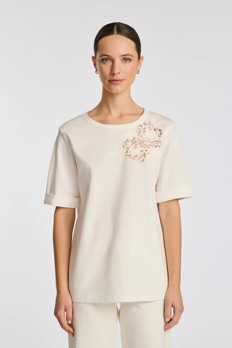 T-shirt en dentelle et broderie